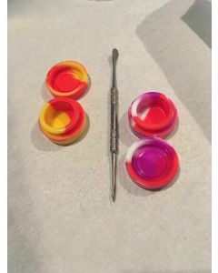 A duo of colorful 5ml silicone container accompanied by a stainless tool, creating an inviting and cheerful experience.
