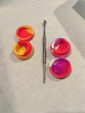 Silicone Container(2PCS)  (Random Color) (5ML) with Carving Tool